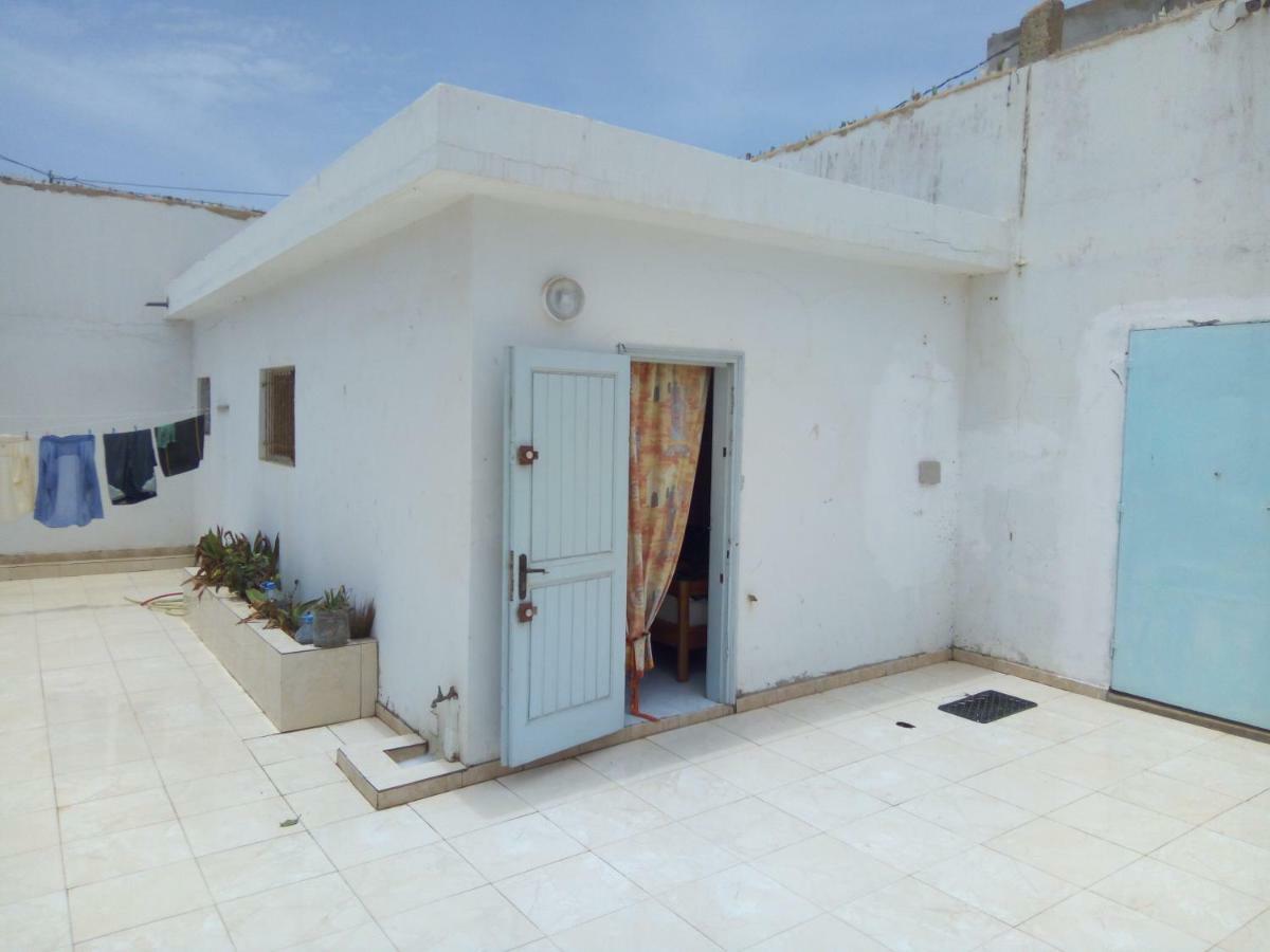 Chez Max Et Khady Apartment Dakar Bagian luar foto