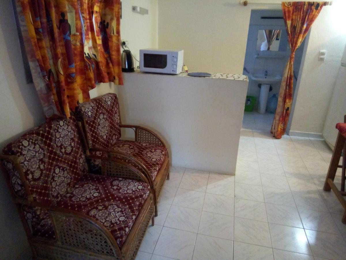 Chez Max Et Khady Apartment Dakar Bagian luar foto